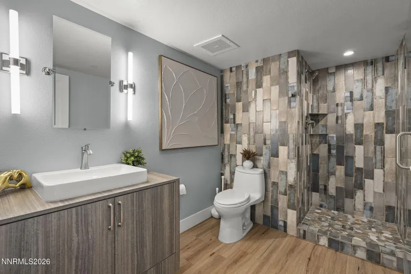 255 Sierra, Reno, Nevada 89501, 2 Bedrooms Bedrooms, ,2 BathroomsBathrooms,Residential,Residential,Sierra,0,260012432