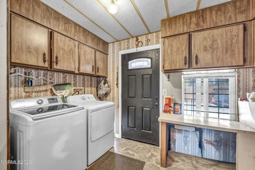 924 Loyola, Carson City, Nevada 89705, 3 Bedrooms Bedrooms, ,2 BathroomsBathrooms,Residential,Residential,Loyola,0,260012434