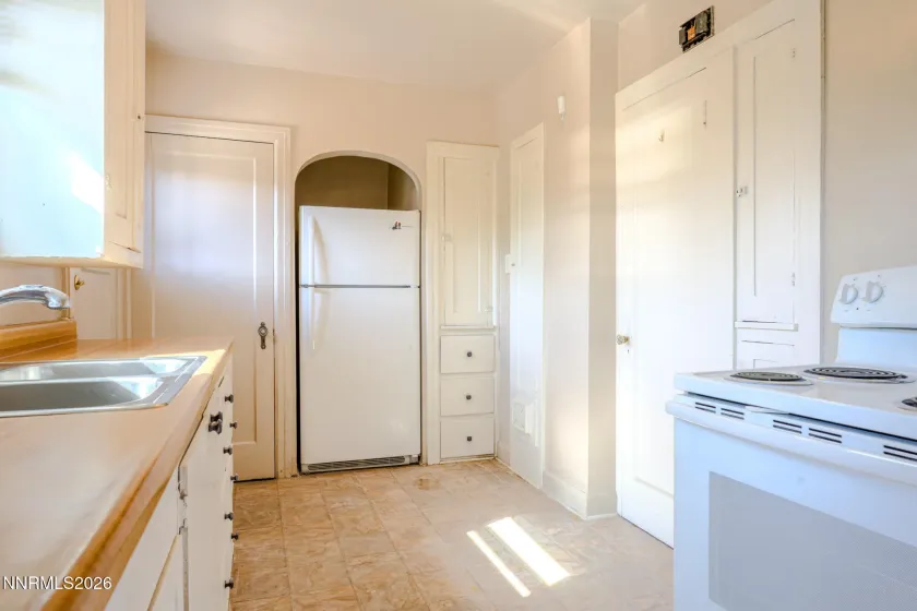 963 Center, Reno, Nevada 89501, 1 Bedroom Bedrooms, ,1 BathroomBathrooms,Residential,Residential,Center,0,260012442