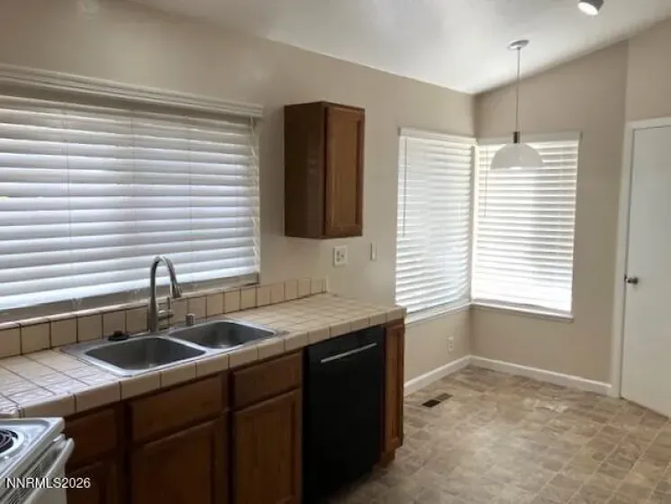 5121 Driftstone, Reno, Nevada 89523, 3 Bedrooms Bedrooms, ,2 BathroomsBathrooms,Residential,Residential,Driftstone,0,260012447