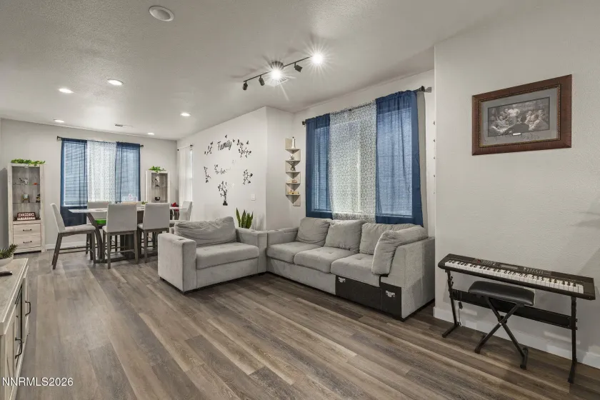 915 Garden, Carson City, Nevada 89705, 2 Bedrooms Bedrooms, ,3 BathroomsBathrooms,Residential,Residential,Garden,0,260012448