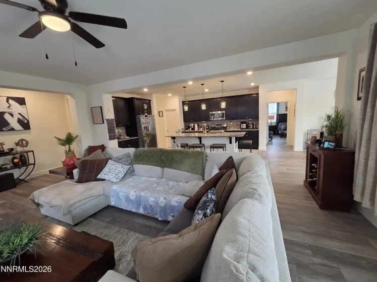 1241 Alfalfa, Sparks, Nevada 89436, 4 Bedrooms Bedrooms, ,3 BathroomsBathrooms,Residential,Residential,Alfalfa,0,260012453
