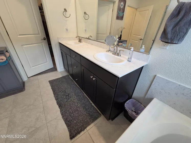 1241 Alfalfa, Sparks, Nevada 89436, 4 Bedrooms Bedrooms, ,3 BathroomsBathrooms,Residential,Residential,Alfalfa,0,260012453