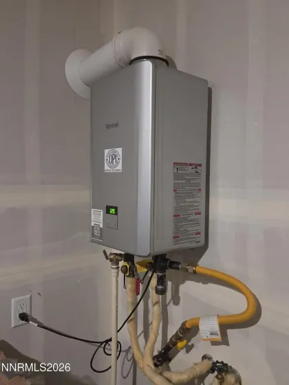 1241 Alfalfa, Sparks, Nevada 89436, 4 Bedrooms Bedrooms, ,3 BathroomsBathrooms,Residential,Residential,Alfalfa,0,260012453