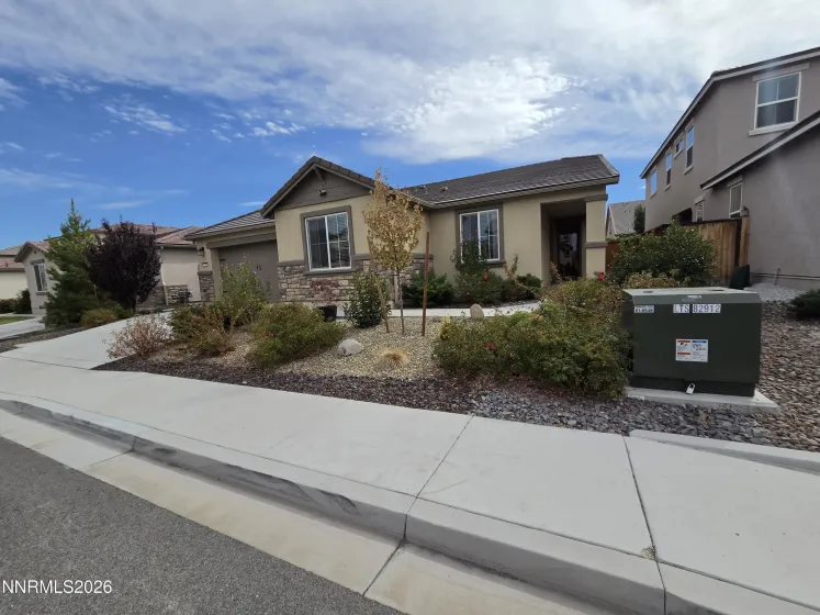 1241 Alfalfa, Sparks, Nevada 89436, 4 Bedrooms Bedrooms, ,3 BathroomsBathrooms,Residential,Residential,Alfalfa,0,260012453