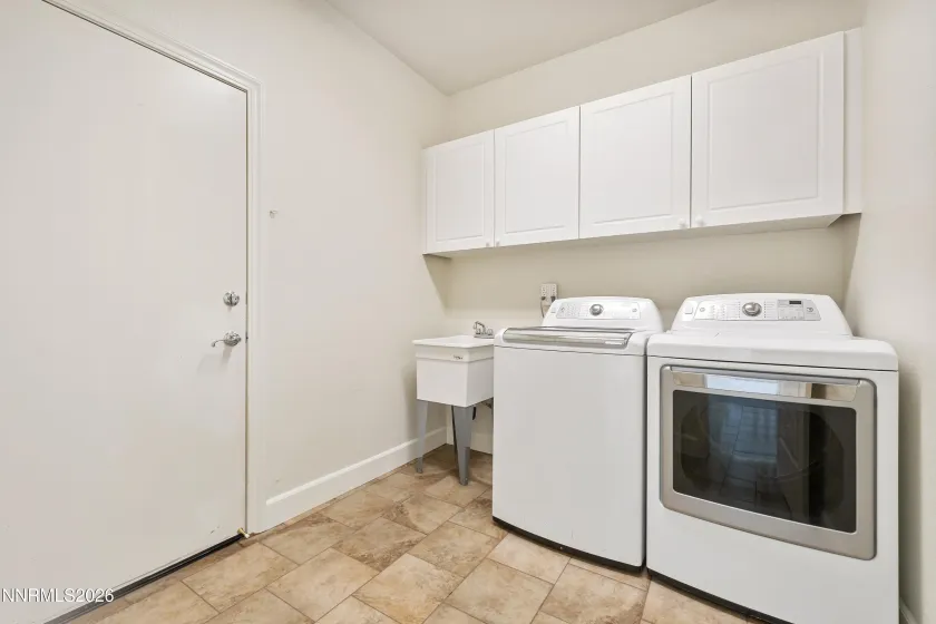 6040 Cielo, Sparks, Nevada 89436, 3 Bedrooms Bedrooms, ,3 BathroomsBathrooms,Residential,Residential,Cielo,0,260012458