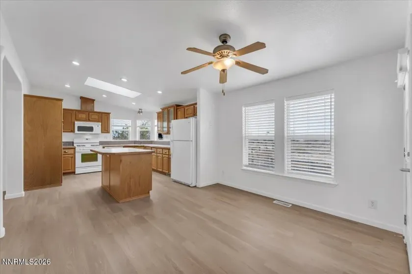 10880 Carson, Fallon, Nevada 89406, 3 Bedrooms Bedrooms, ,2 BathroomsBathrooms,Residential,Residential,Carson,0,260012483