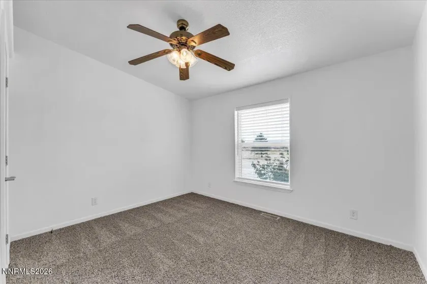 10880 Carson, Fallon, Nevada 89406, 3 Bedrooms Bedrooms, ,2 BathroomsBathrooms,Residential,Residential,Carson,0,260012483