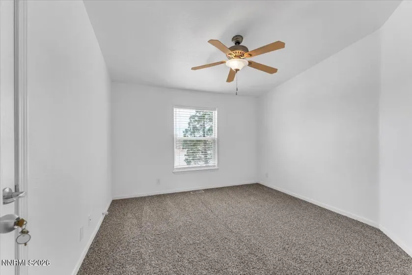 10880 Carson, Fallon, Nevada 89406, 3 Bedrooms Bedrooms, ,2 BathroomsBathrooms,Residential,Residential,Carson,0,260012483