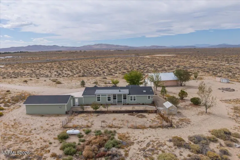 10880 Carson, Fallon, Nevada 89406, 3 Bedrooms Bedrooms, ,2 BathroomsBathrooms,Residential,Residential,Carson,0,260012483