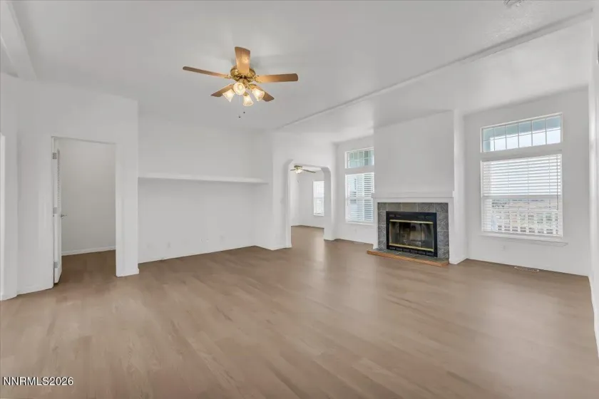10880 Carson, Fallon, Nevada 89406, 3 Bedrooms Bedrooms, ,2 BathroomsBathrooms,Residential,Residential,Carson,0,260012483