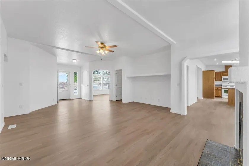 10880 Carson, Fallon, Nevada 89406, 3 Bedrooms Bedrooms, ,2 BathroomsBathrooms,Residential,Residential,Carson,0,260012483