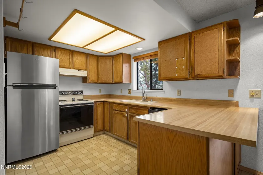 2060 Bonneville, Reno, Nevada 89503, 2 Bedrooms Bedrooms, ,3 BathroomsBathrooms,Residential,Residential,Bonneville,0,260012492