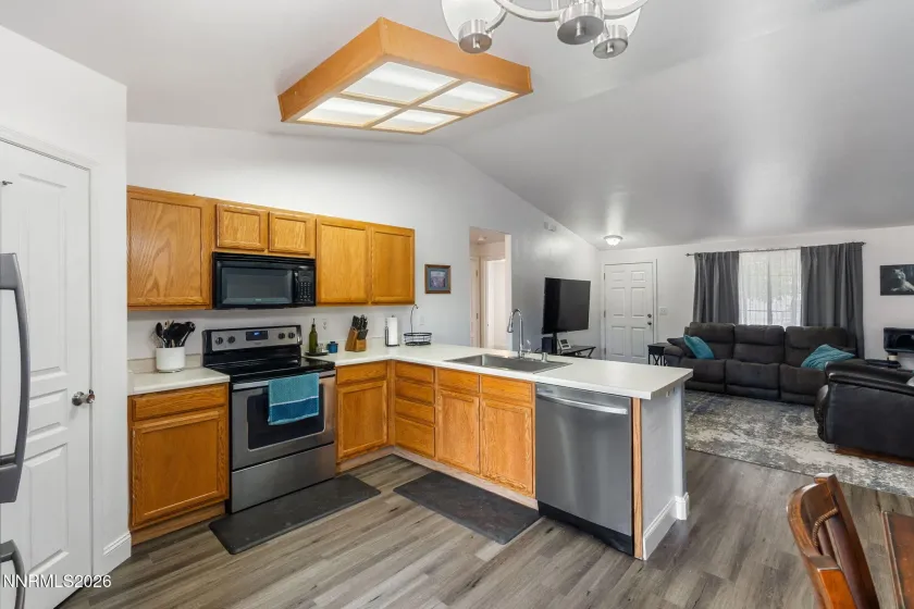 639 Brook, Fernley, Nevada 89408, 3 Bedrooms Bedrooms, ,2 BathroomsBathrooms,Residential,Residential,Brook,0,260012498