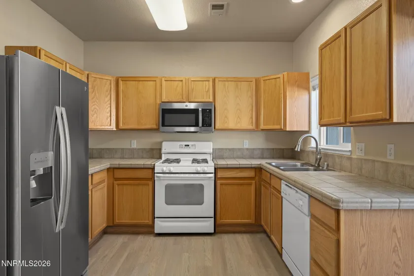 4137 Kathleen Denise, Reno, Nevada 89503, 2 Bedrooms Bedrooms, ,3 BathroomsBathrooms,Residential,Residential,Kathleen Denise,0,260012512