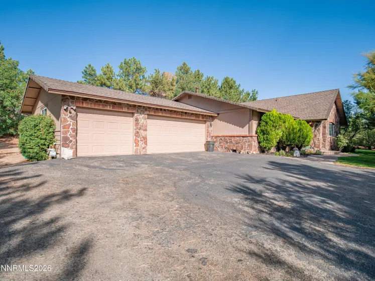 12745 Thomas Creek, Reno, Nevada 89511, 3 Bedrooms Bedrooms, ,2 BathroomsBathrooms,Residential,Residential,Thomas Creek,0,260012514