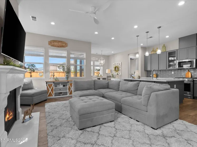 2250 Newberry, Sparks, Nevada 89436, 2 Bedrooms Bedrooms, ,2 BathroomsBathrooms,Residential,Residential,Newberry,0,260012515