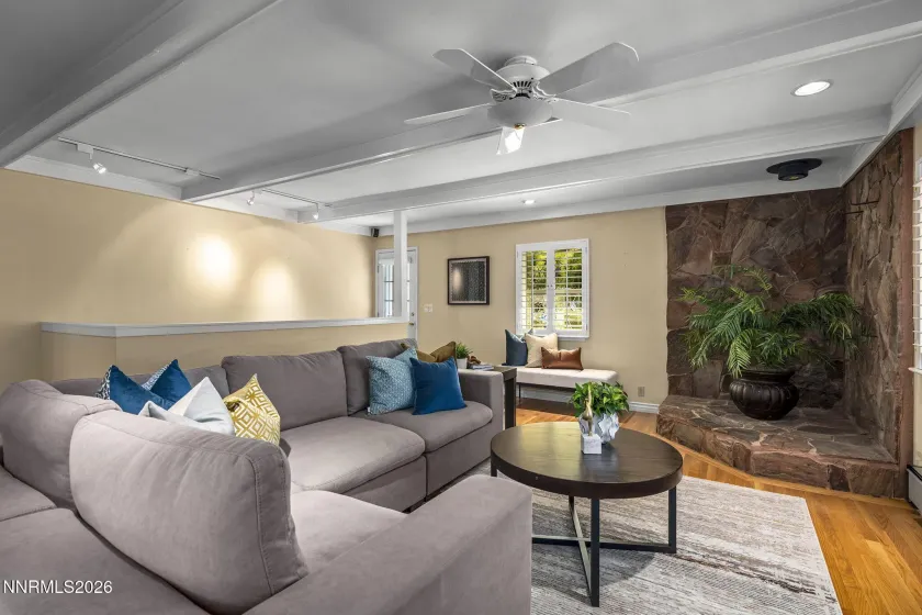 2255 Sequoia, Reno, Nevada 89502, 2 Bedrooms Bedrooms, ,3 BathroomsBathrooms,Residential,Residential,Sequoia,0,260012531