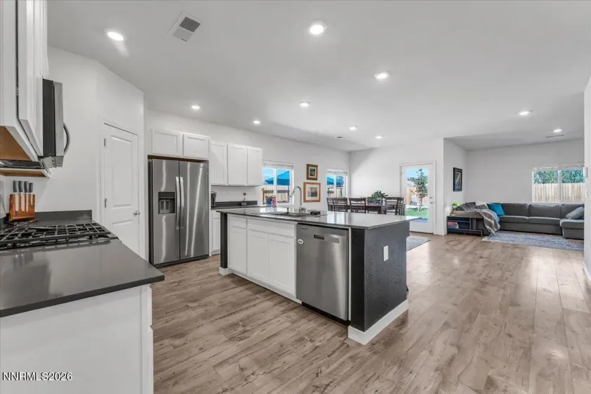 966 Kathryn, Fernley, Nevada 89408, 4 Bedrooms Bedrooms, ,2 BathroomsBathrooms,Residential,Residential,Kathryn,0,260012535