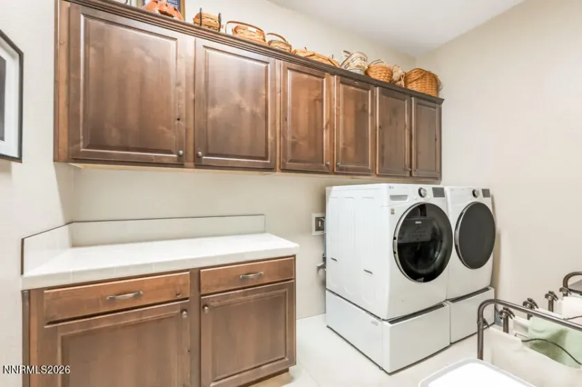 9820 Nahar, Reno, Nevada 89521, 2 Bedrooms Bedrooms, ,3 BathroomsBathrooms,Residential,Residential,Nahar,0,260012538