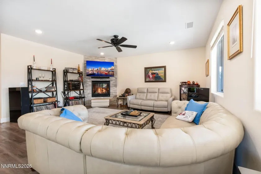 109 Alamosa, Dayton, Nevada 89403, 3 Bedrooms Bedrooms, ,2 BathroomsBathrooms,Residential,Residential,Alamosa,0,260012539