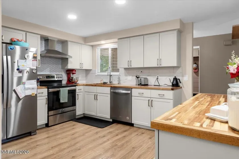 3095 Santa Ana, Reno, Nevada 89502, 3 Bedrooms Bedrooms, ,2 BathroomsBathrooms,Residential,Residential,Santa Ana,0,260012540