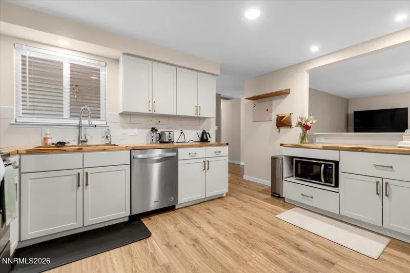 3095 Santa Ana, Reno, Nevada 89502, 3 Bedrooms Bedrooms, ,2 BathroomsBathrooms,Residential,Residential,Santa Ana,0,260012540