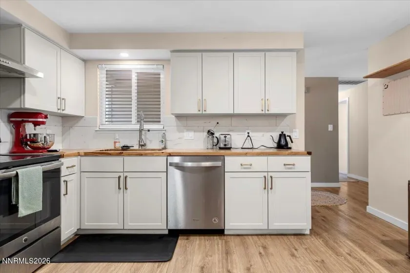 3095 Santa Ana, Reno, Nevada 89502, 3 Bedrooms Bedrooms, ,2 BathroomsBathrooms,Residential,Residential,Santa Ana,0,260012540