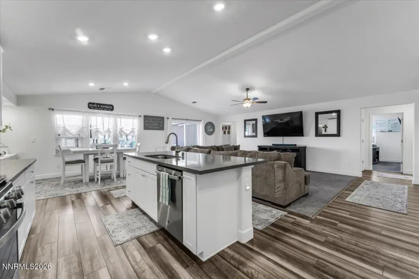 1201 Avian, Spanish Springs, Nevada 89441, 4 Bedrooms Bedrooms, ,3 BathroomsBathrooms,Residential,Residential,Avian,0,260012542