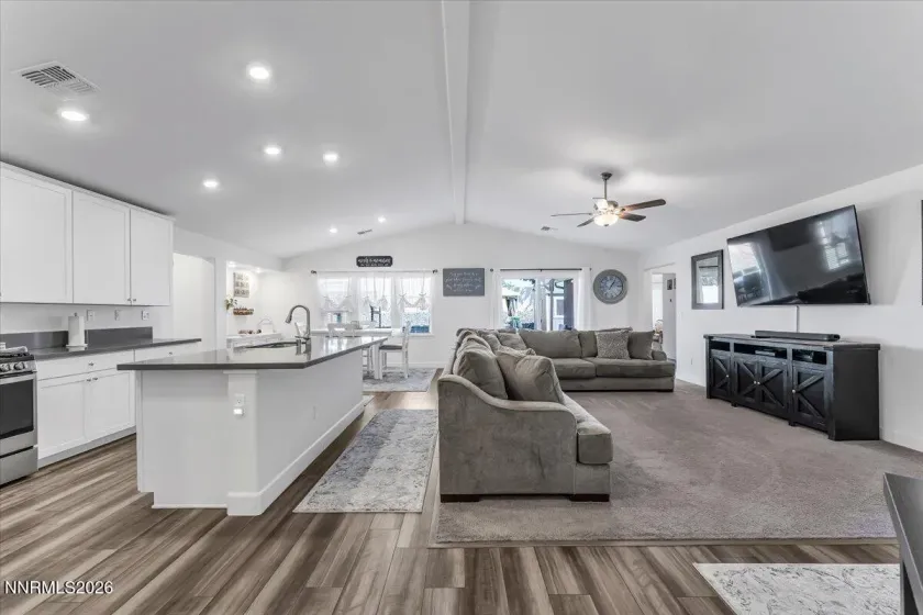 1201 Avian, Spanish Springs, Nevada 89441, 4 Bedrooms Bedrooms, ,3 BathroomsBathrooms,Residential,Residential,Avian,0,260012542