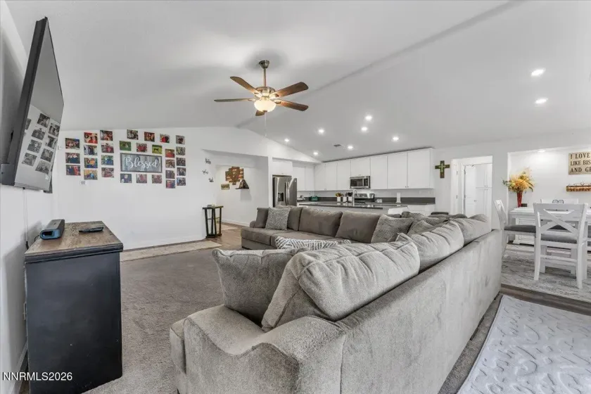 1201 Avian, Spanish Springs, Nevada 89441, 4 Bedrooms Bedrooms, ,3 BathroomsBathrooms,Residential,Residential,Avian,0,260012542