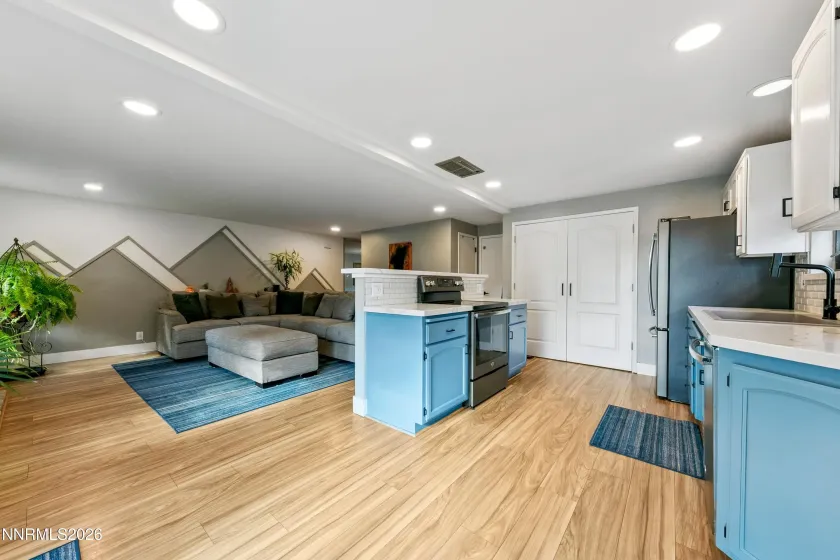 3318 Candelaria, Sparks, Nevada 89434, 3 Bedrooms Bedrooms, ,2 BathroomsBathrooms,Residential,Residential,Candelaria,0,260012555