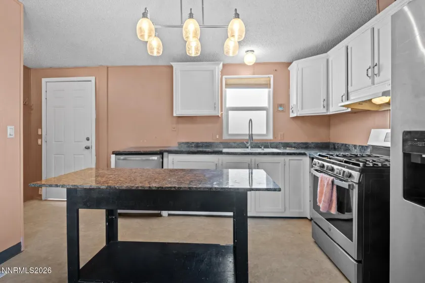 6 Agate Circle, Yerington, Nevada 89447, 3 Bedrooms Bedrooms, ,2 BathroomsBathrooms,Residential,Residential,Agate Circle,0,260012557