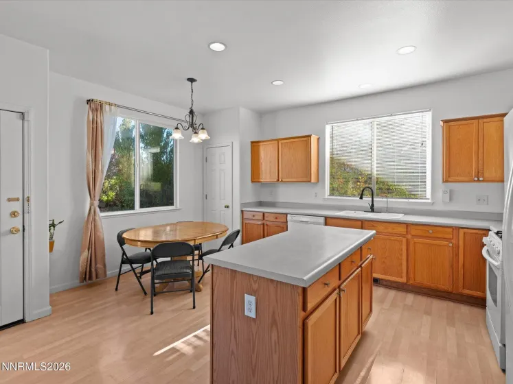 11775 Desert Grass, Reno, Nevada 89506, 4 Bedrooms Bedrooms, ,3 BathroomsBathrooms,Residential,Residential,Desert Grass,0,260012559