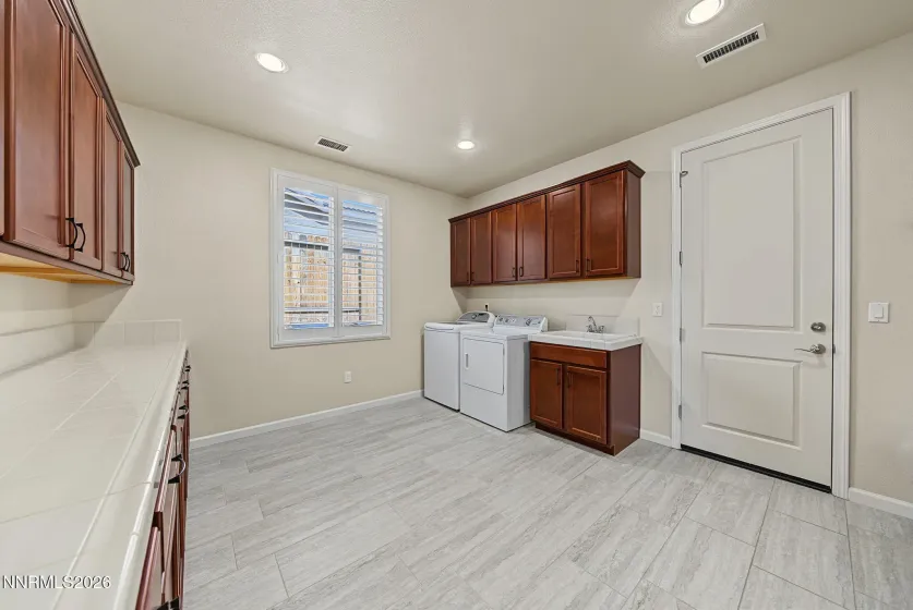 1431 Snow Summit, Reno, Nevada 89523, 4 Bedrooms Bedrooms, ,3 BathroomsBathrooms,Residential,Residential,Snow Summit,0,260012560