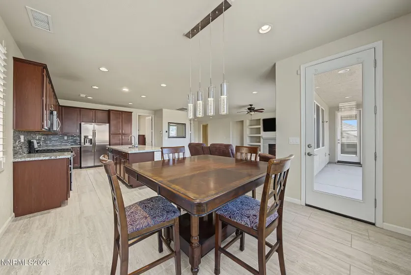 1431 Snow Summit, Reno, Nevada 89523, 4 Bedrooms Bedrooms, ,3 BathroomsBathrooms,Residential,Residential,Snow Summit,0,260012560