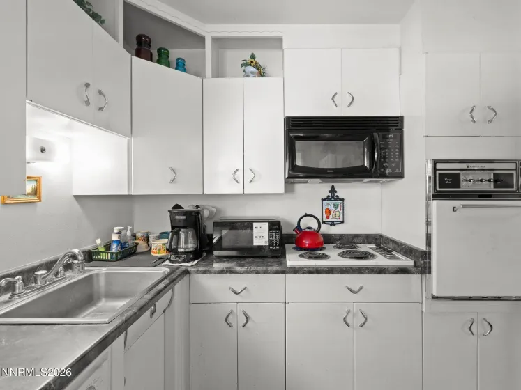 1945 4th, Sparks, Nevada 89431, 2 Bedrooms Bedrooms, ,1 BathroomBathrooms,Residential,Residential,4th,0,260012561