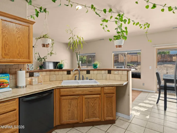 9445 Pine Tree, Reno, Nevada 89506, 3 Bedrooms Bedrooms, ,2 BathroomsBathrooms,Residential,Residential,Pine Tree,0,260012562