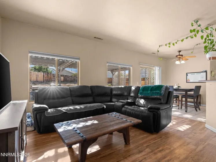 9445 Pine Tree, Reno, Nevada 89506, 3 Bedrooms Bedrooms, ,2 BathroomsBathrooms,Residential,Residential,Pine Tree,0,260012562