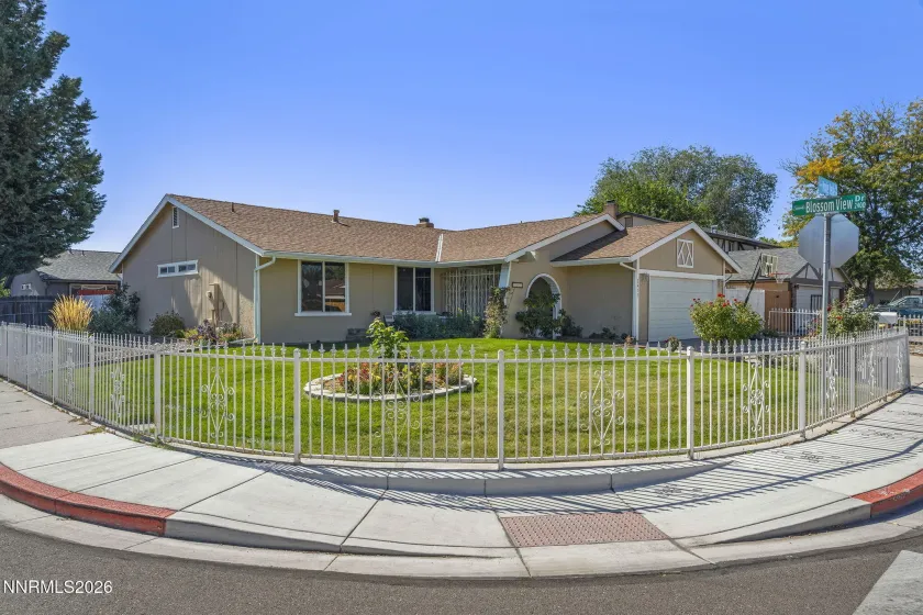 2411 Monte Verde, Sparks, Nevada 89434, 4 Bedrooms Bedrooms, ,2 BathroomsBathrooms,Residential,Residential,Monte Verde,0,260012567