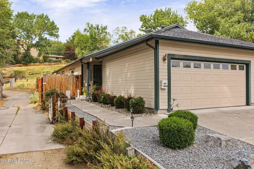 1006 Minnesota, Carson City, Nevada 89703, 4 Bedrooms Bedrooms, ,4 BathroomsBathrooms,Residential Income,Residential,Minnesota,0,260012578