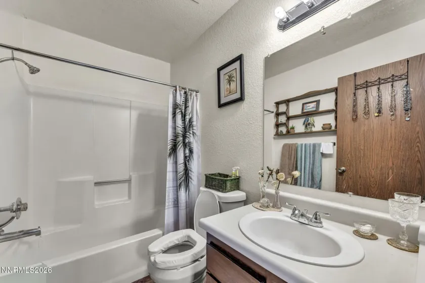 1331 Kimmerling, Gardnerville, Nevada 89460, 4 Bedrooms Bedrooms, ,4 BathroomsBathrooms,Residential Income,Residential,Kimmerling,0,260012584