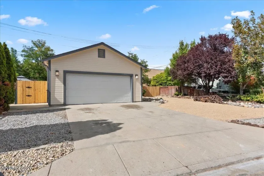 7295 Lindsey, Sparks, Nevada 89436, 3 Bedrooms Bedrooms, ,2 BathroomsBathrooms,Residential,Residential,Lindsey,0,260012586