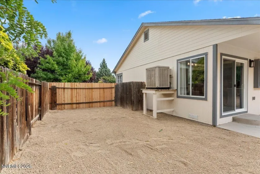 7295 Lindsey, Sparks, Nevada 89436, 3 Bedrooms Bedrooms, ,2 BathroomsBathrooms,Residential,Residential,Lindsey,0,260012586