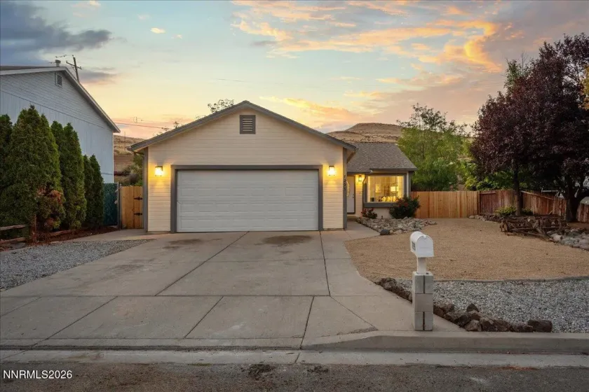 7295 Lindsey, Sparks, Nevada 89436, 3 Bedrooms Bedrooms, ,2 BathroomsBathrooms,Residential,Residential,Lindsey,0,260012586