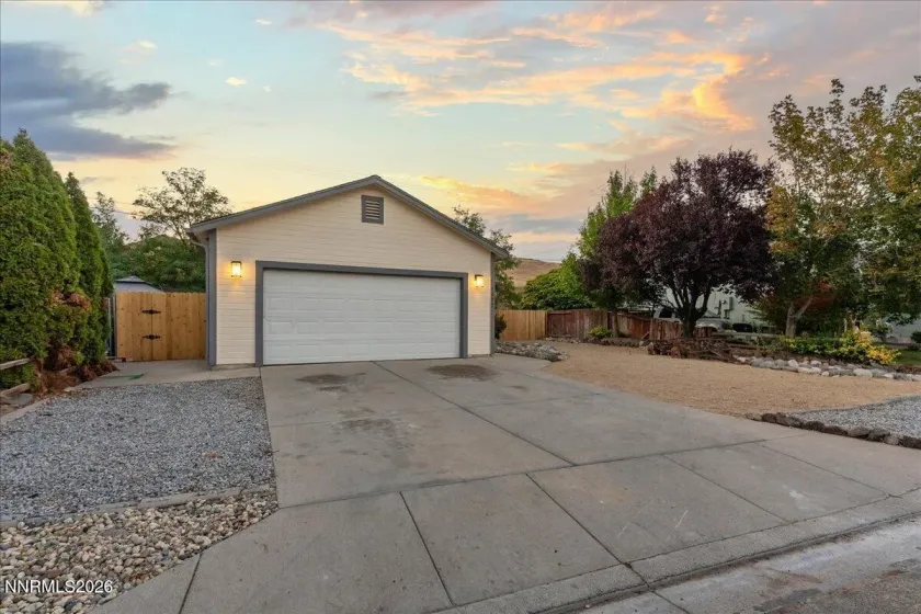 7295 Lindsey, Sparks, Nevada 89436, 3 Bedrooms Bedrooms, ,2 BathroomsBathrooms,Residential,Residential,Lindsey,0,260012586