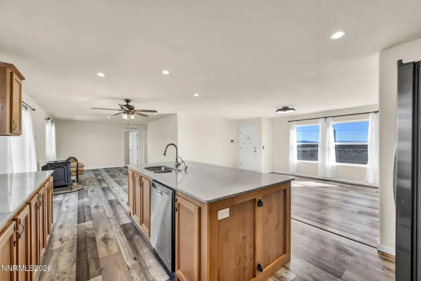 1020 8th, Silver Springs, Nevada 89429, 4 Bedrooms Bedrooms, ,2 BathroomsBathrooms,Residential,Residential,8th,0,260012588