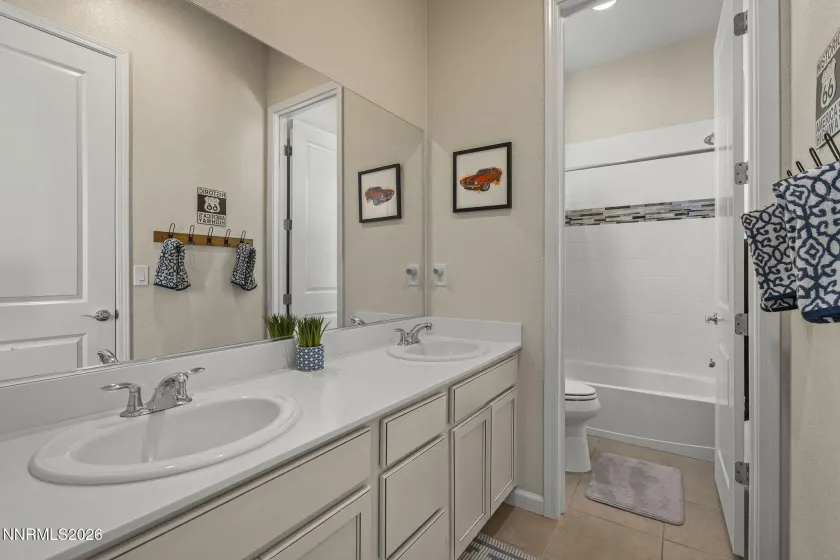 9817 Dyevera, Reno, Nevada 89521, 4 Bedrooms Bedrooms, ,4 BathroomsBathrooms,Residential,Residential,Dyevera,0,260012611