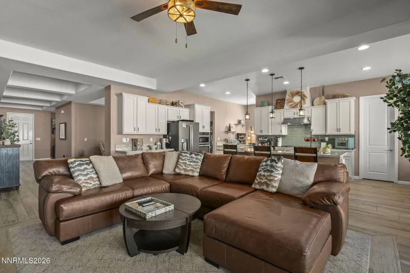 9817 Dyevera, Reno, Nevada 89521, 4 Bedrooms Bedrooms, ,4 BathroomsBathrooms,Residential,Residential,Dyevera,0,260012611
