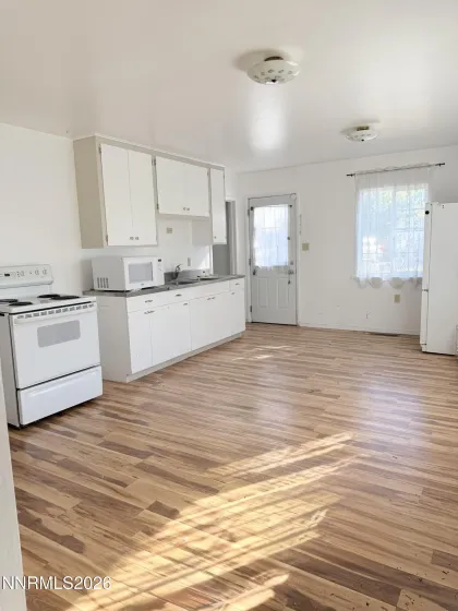 518 Center, Yerington, Nevada 89447, 2 Bedrooms Bedrooms, ,1 BathroomBathrooms,Residential,Residential,Center,0,260012617